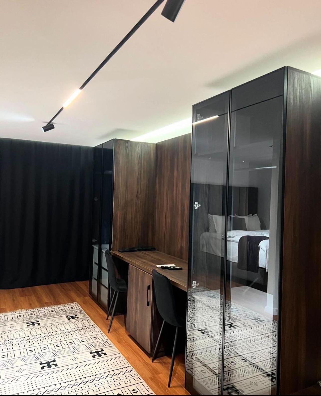 Hotel Europa Prishtina Prisztina Zewnętrze zdjęcie