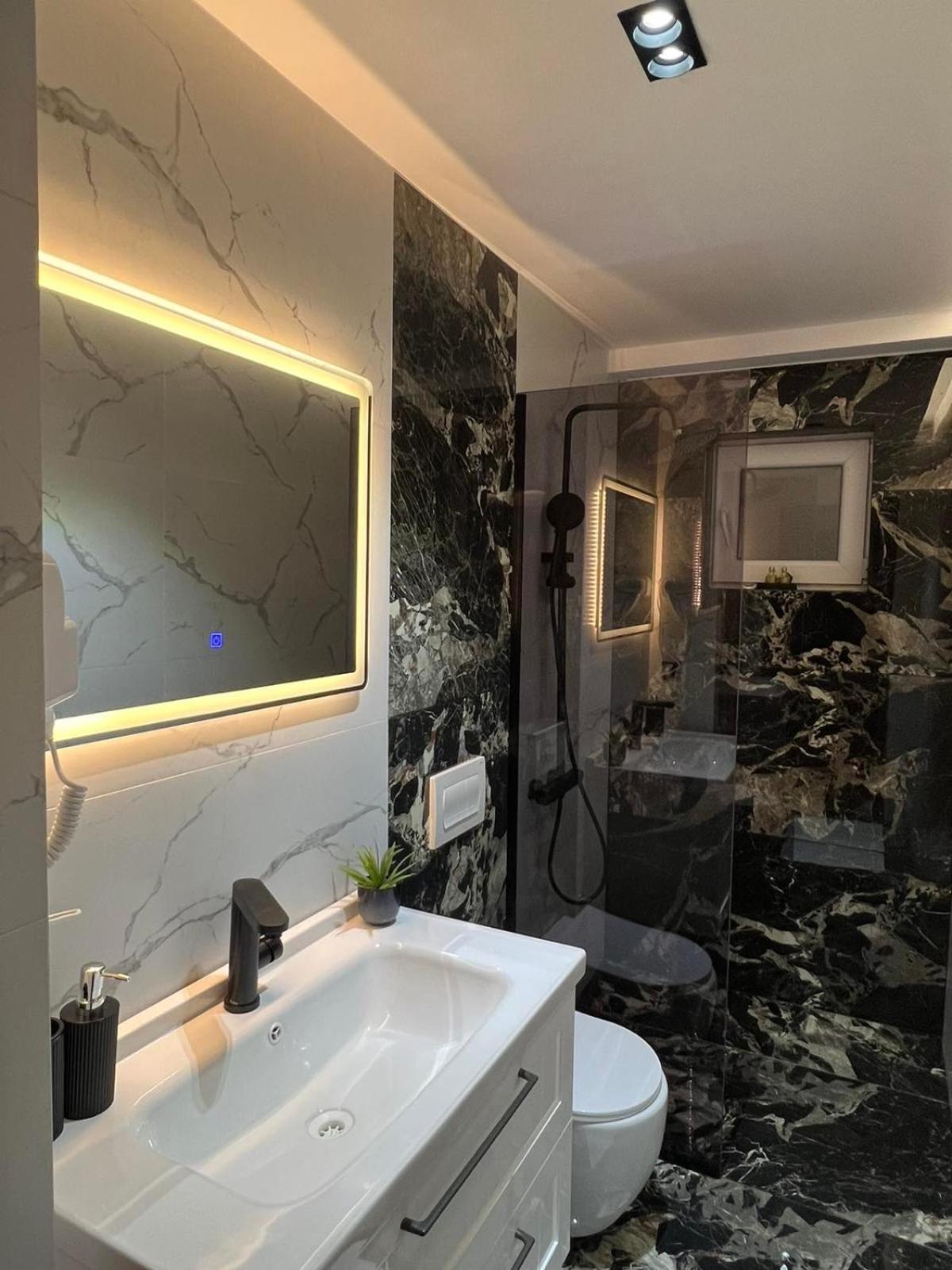 Hotel Europa Prishtina Prisztina Zewnętrze zdjęcie